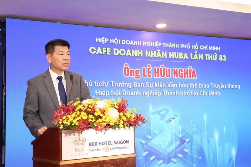 Ông Lê Hữu Nghĩa, Phó chủ tịch HUBA, Tổng Giám đốc Công ty Lê Thành trình bày tại chương trình Cafe doanh nhân lần thứ 83